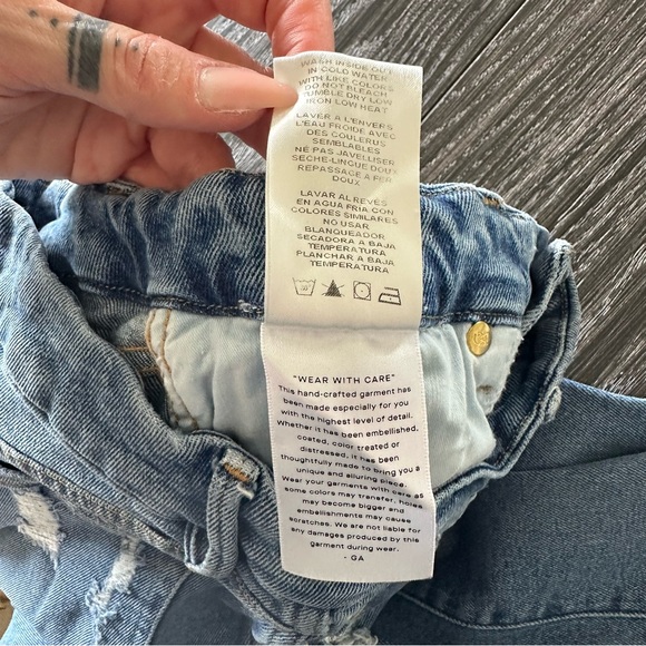 Good American Good Curve Straight Distressed High Rise Stretch Jeans, Size 6/28 - Picture 9 of 10